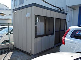 少し凹みが見られるナガワ製の単棟ハウス